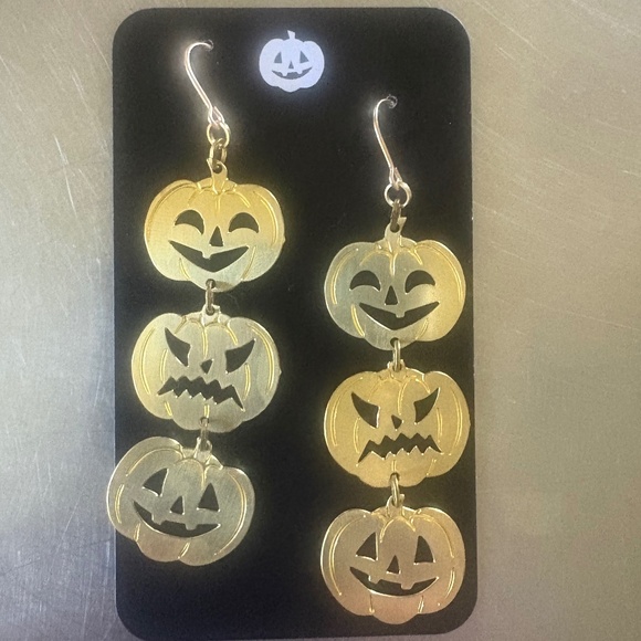 While Odin Sleeps Pumpkin Earrings~ - Picture 1 of 5
